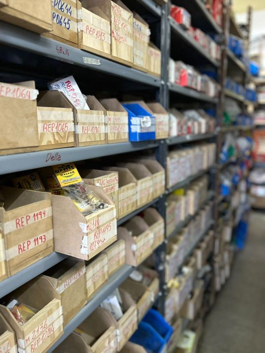 Cajas con repuestos para canillas y sanitarios